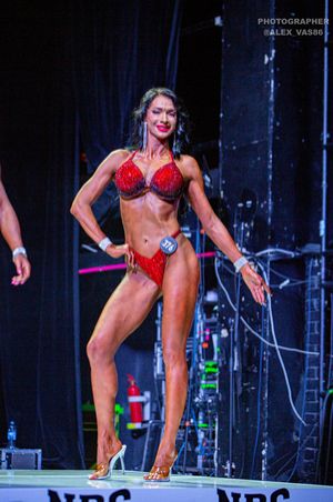 BIKINI МАСТЕРА +40